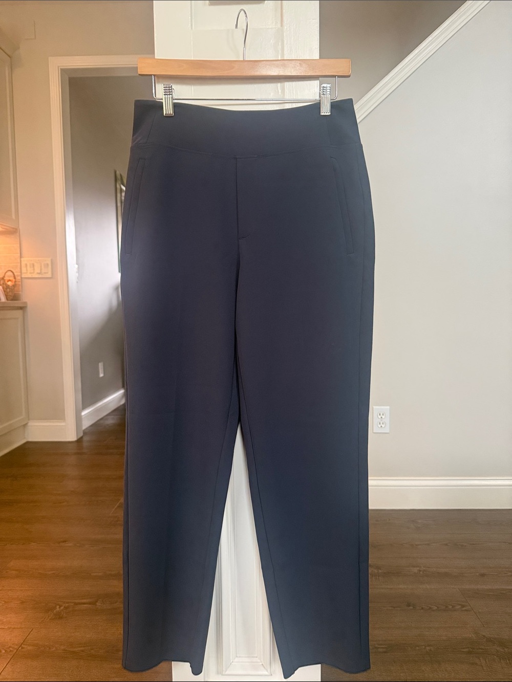 Athleta NWOT Endless Ankle Pants in Navy 6 - Picture 2 of 8